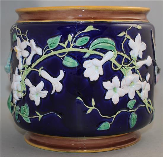 A George Jones majolica Humming Bird and Stephanotis pattern circular jardiniere, late 19th century, 17.5cm